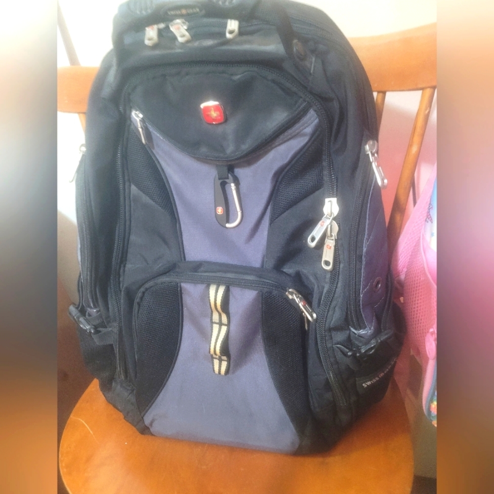 Swiss Gear 1900 TSA Labtop Backpack, black and grey